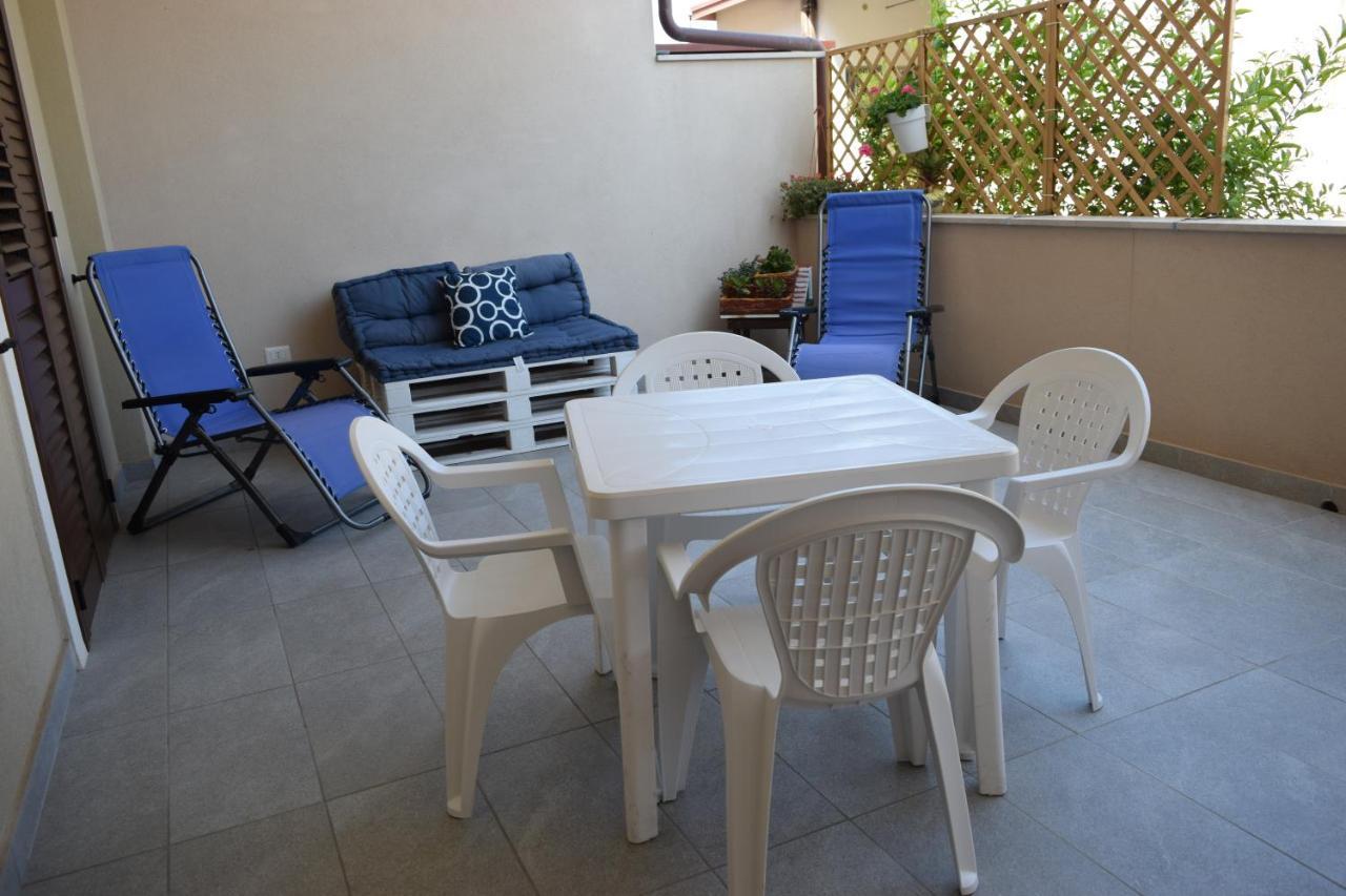 Casa Vacanze Lombardo Santa Teresa Di Riva Exterior foto